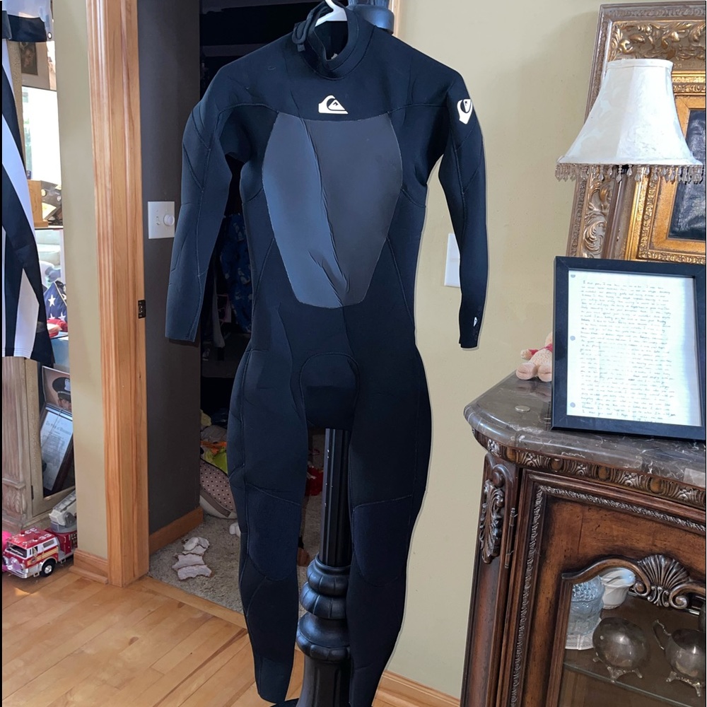 Men’s surf suit